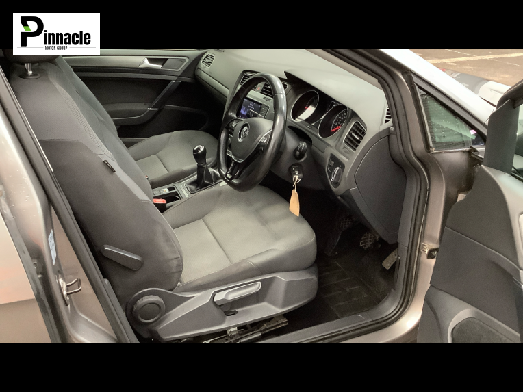 Volkswagen Golf 1.6 TDI BlueMotion Tech SE Hatchback 5dr Diesel Manual Euro 5 (s/s) (105 ps)