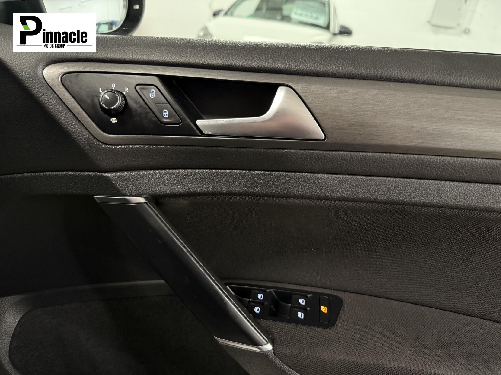 Volkswagen Golf 1.6 TDI BlueMotion Tech SE Hatchback 5dr Diesel Manual Euro 5 (s/s) (105 ps)