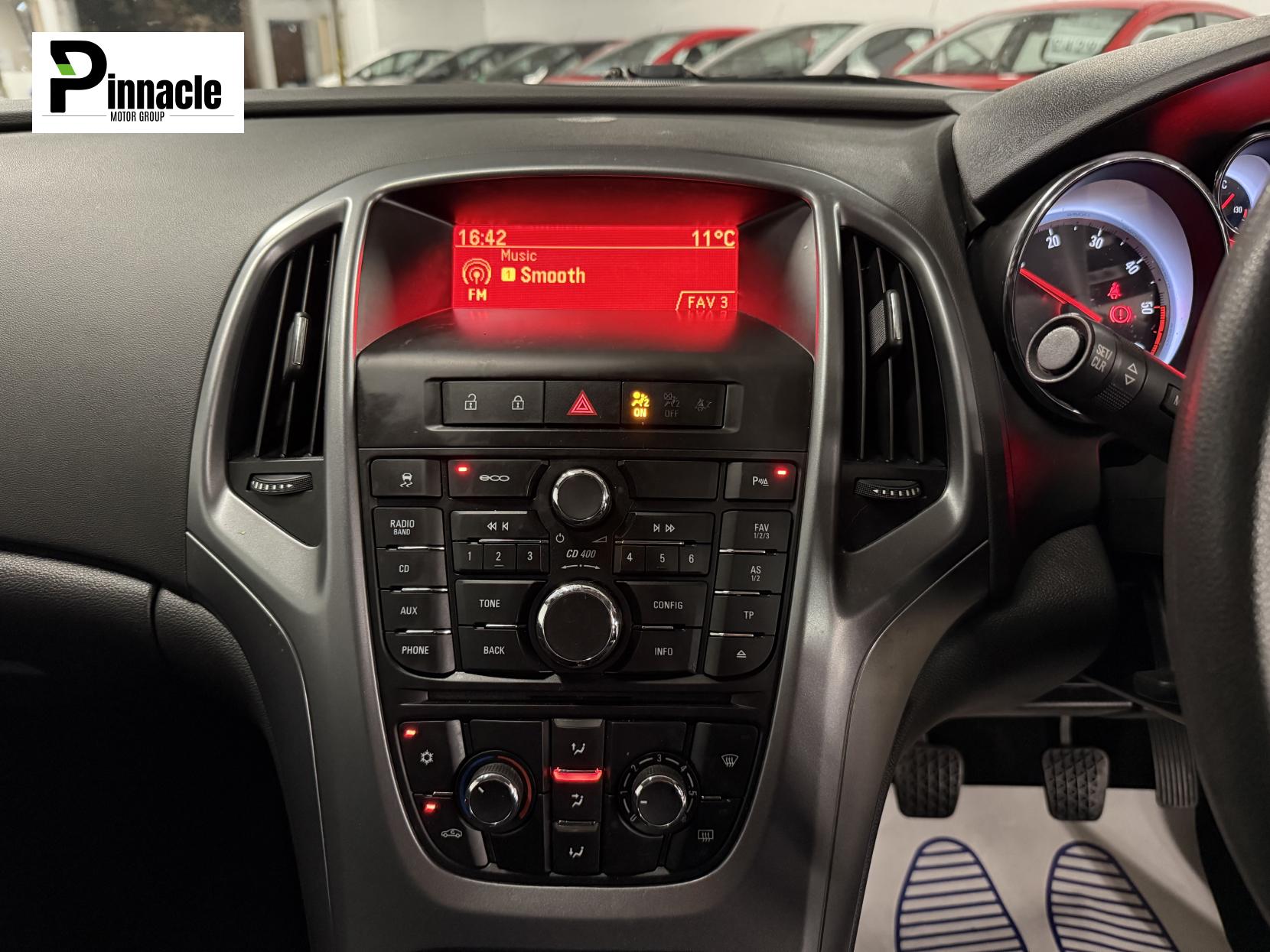 Vauxhall Astra 1.6 CDTi ecoFLEX 99g Design Hatchback 5dr Diesel Manual Euro 6 (s/s) (136 ps)