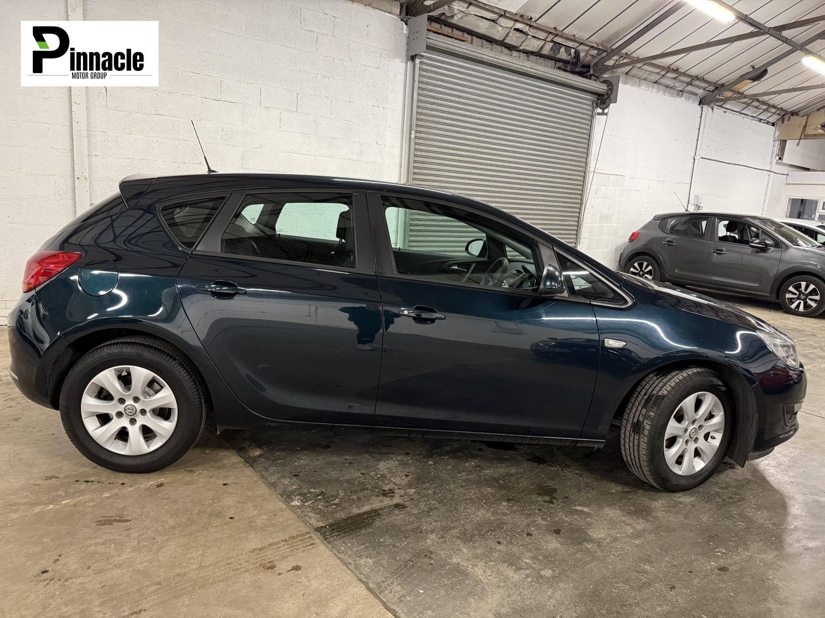 Vauxhall Astra 1.6 CDTi ecoFLEX 99g Design Hatchback 5dr Diesel Manual Euro 6 (s/s) (136 ps)