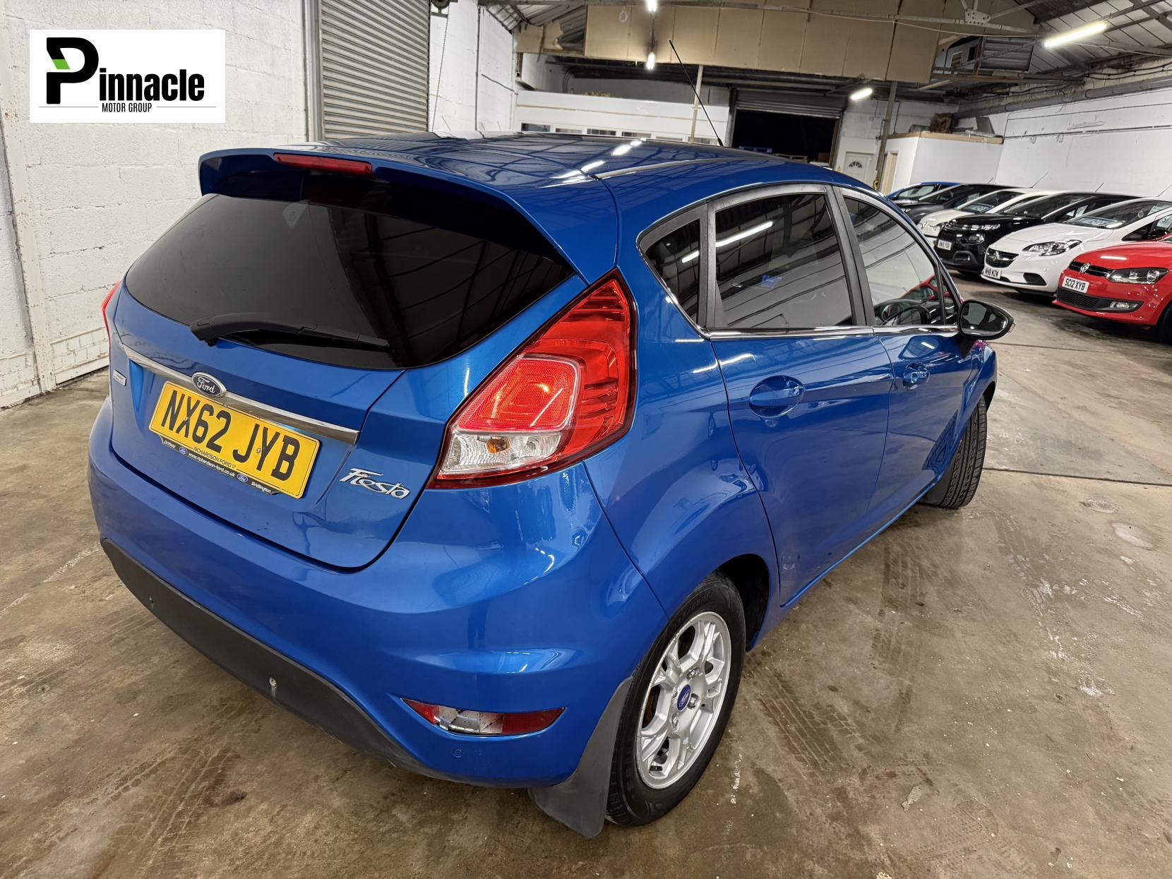 Ford Fiesta 1.6 TDCi ECOnetic Titanium Hatchback 5dr Diesel Manual Euro 5 (s/s) (95 ps)