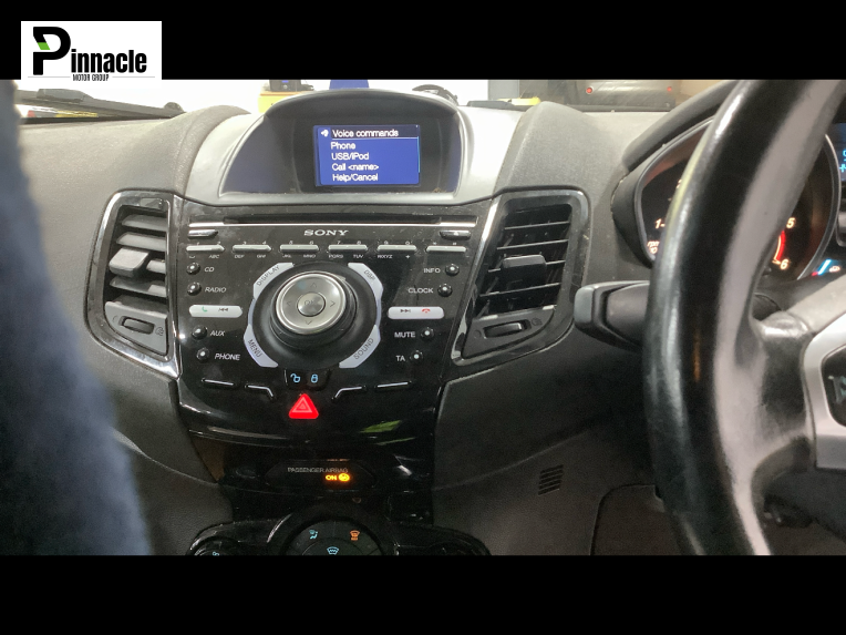 Ford Fiesta 1.6 TDCi ECOnetic Titanium Hatchback 5dr Diesel Manual Euro 5 (s/s) (95 ps)