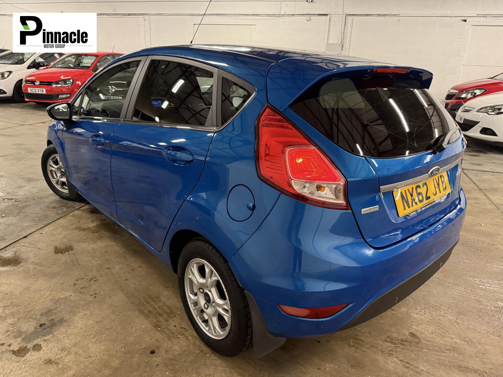 Ford Fiesta 1.6 TDCi ECOnetic Titanium Hatchback 5dr Diesel Manual Euro 5 (s/s) (95 ps)