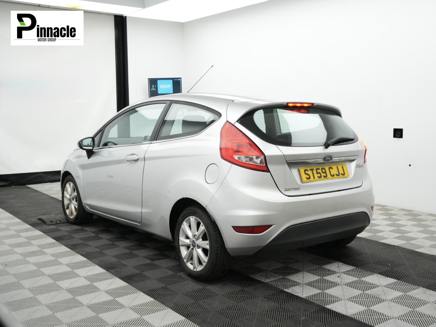 Ford Fiesta 1.4 Zetec Hatchback 3dr Petrol Manual (133 g/km, 94 bhp)