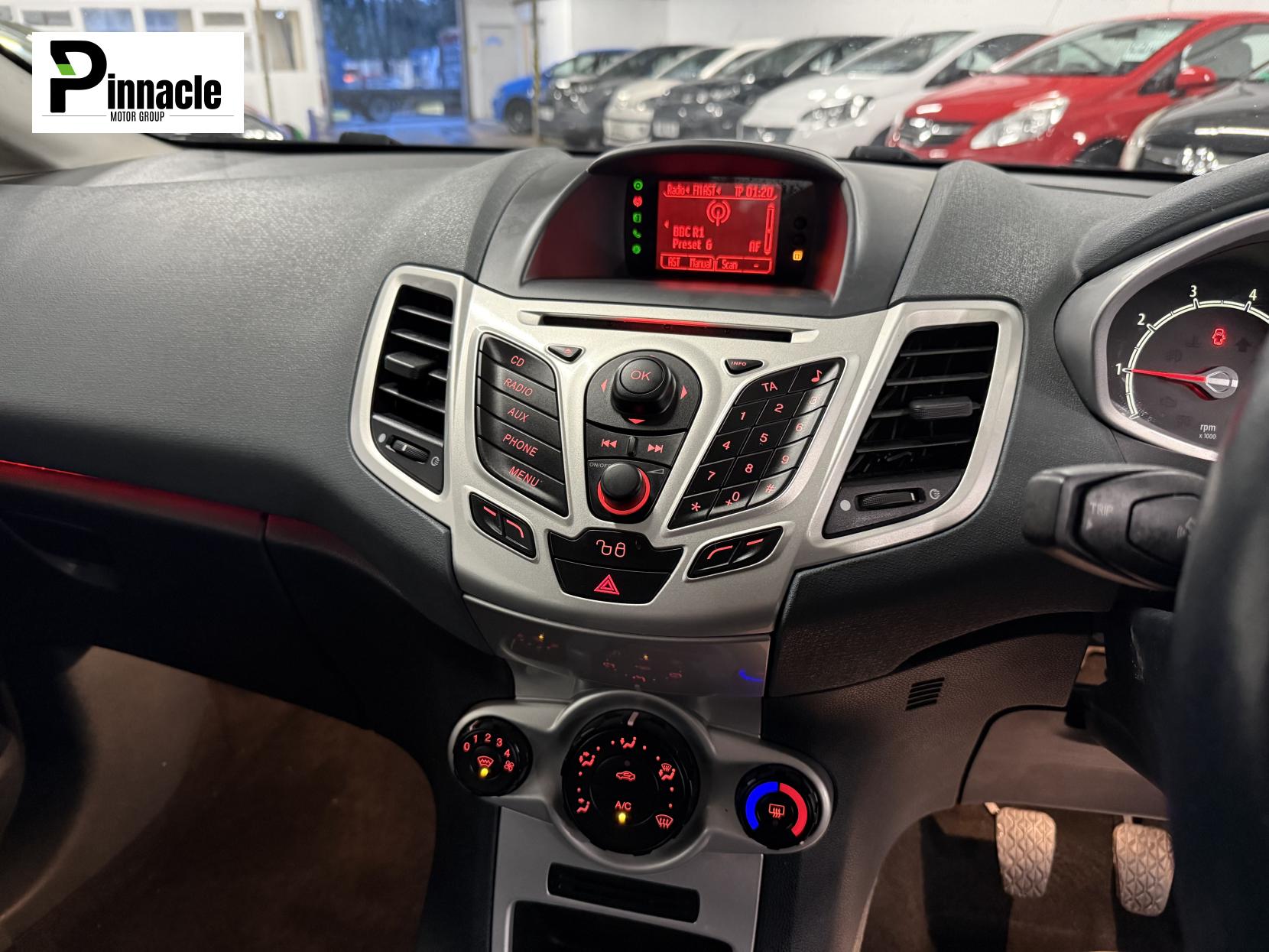 Ford Fiesta 1.4 Zetec Hatchback 3dr Petrol Manual (133 g/km, 94 bhp)