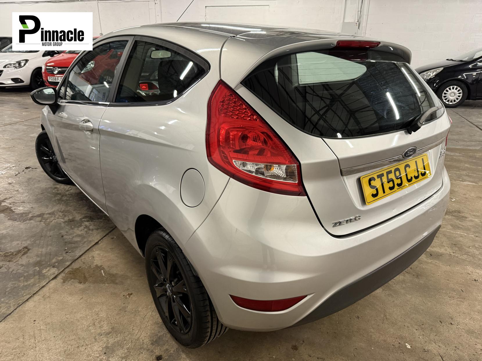 Ford Fiesta 1.4 Zetec Hatchback 3dr Petrol Manual (133 g/km, 94 bhp)