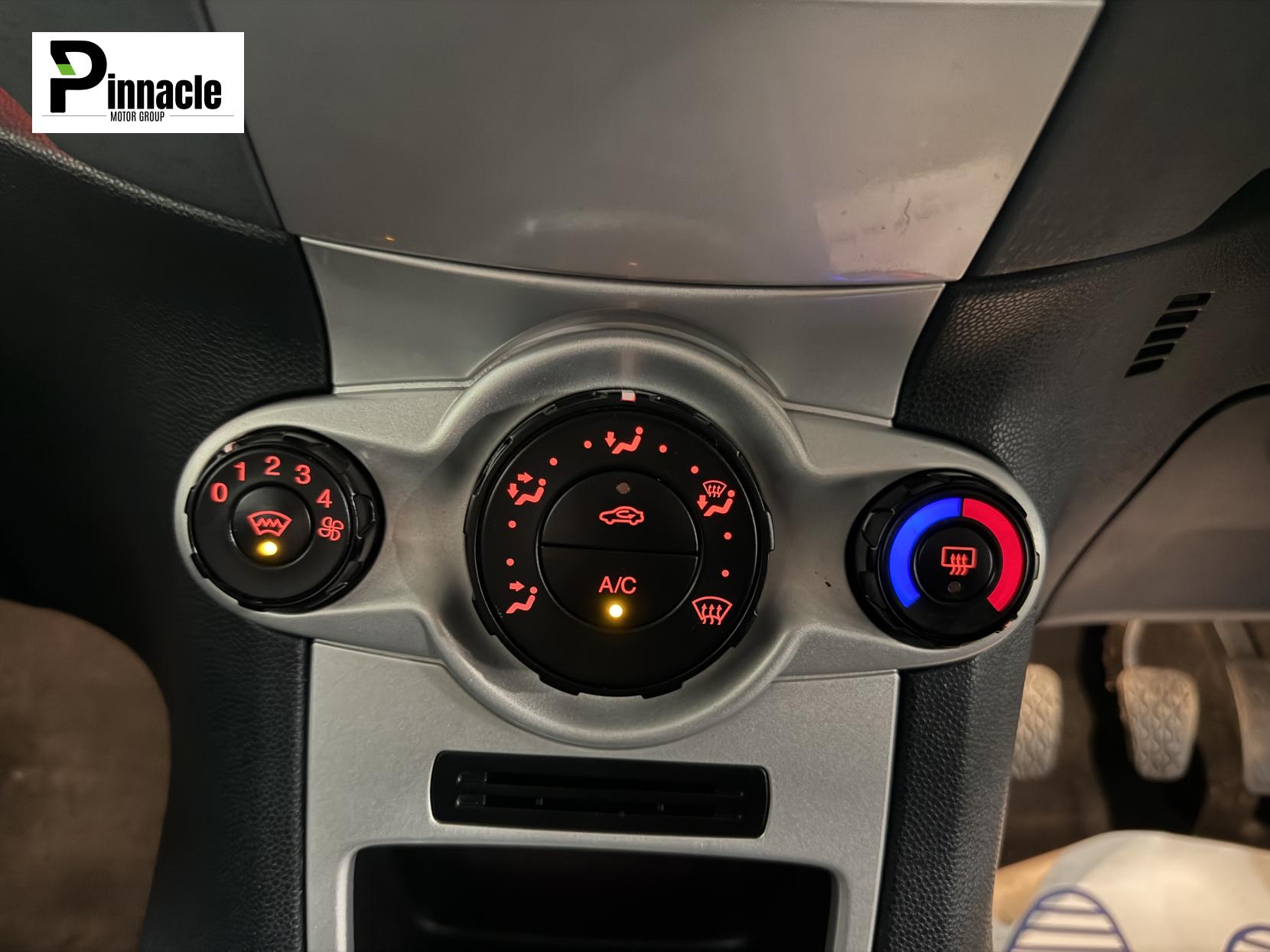 Ford Fiesta 1.4 Zetec Hatchback 3dr Petrol Manual (133 g/km, 94 bhp)