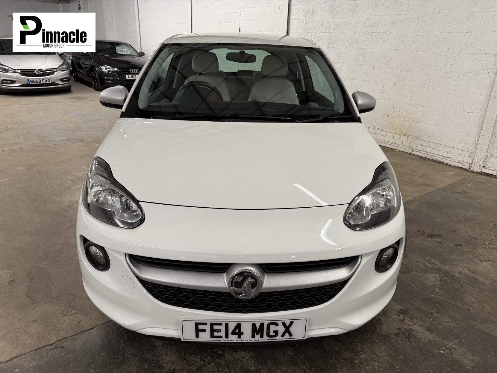 Vauxhall ADAM 1.4 16v White Edition Hatchback 3dr Petrol Manual Euro 5 (87 ps)