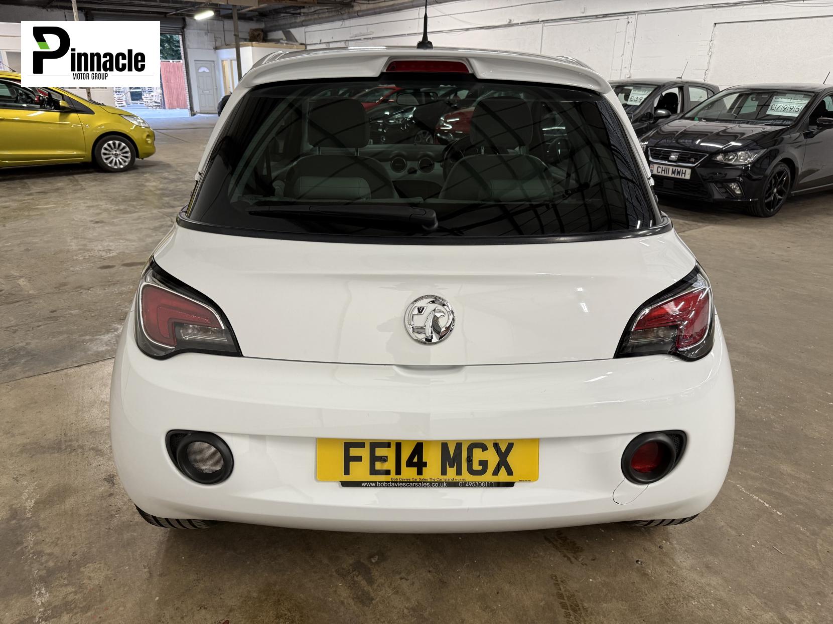 Vauxhall ADAM 1.4 16v White Edition Hatchback 3dr Petrol Manual Euro 5 (87 ps)