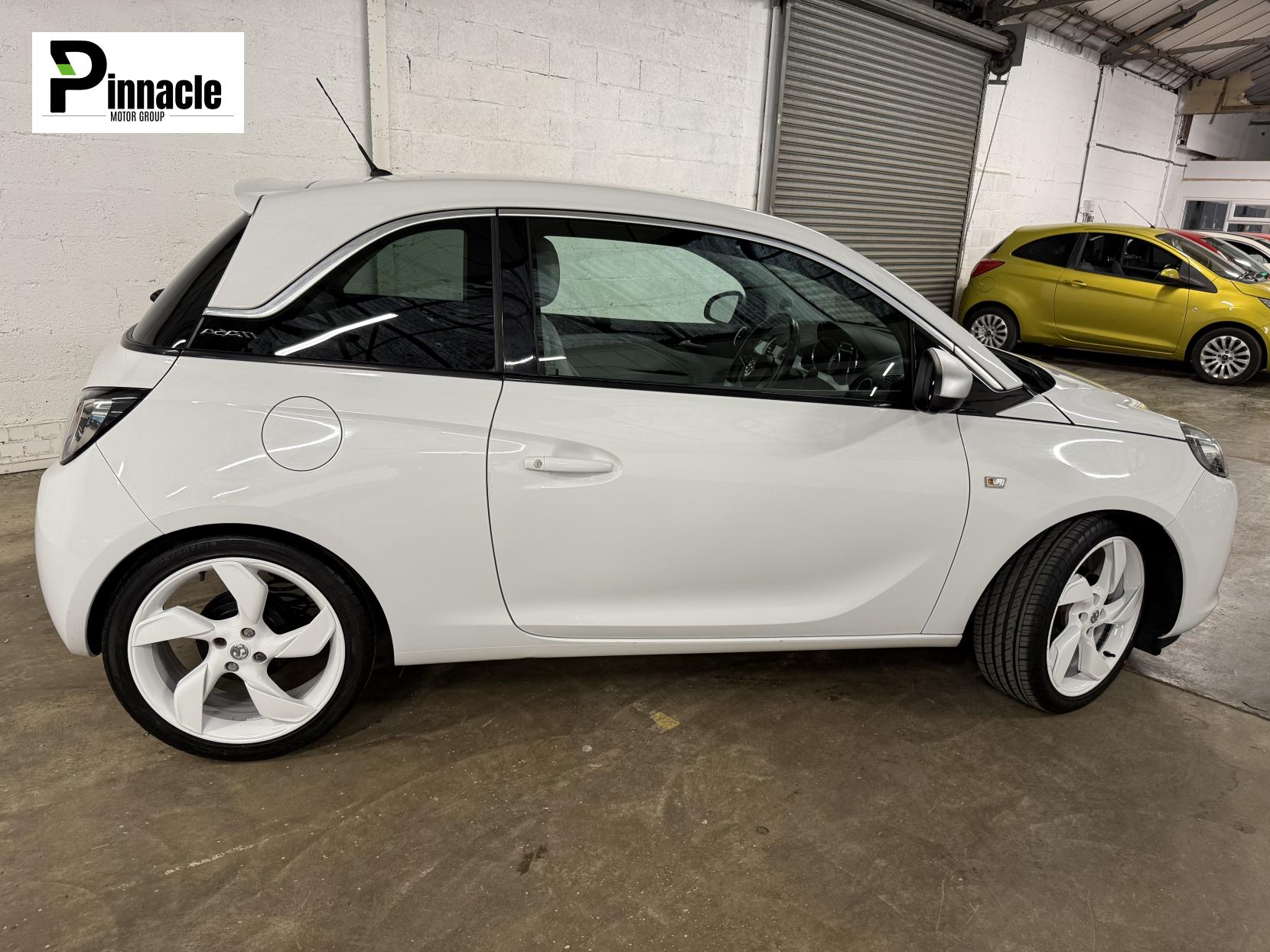 Vauxhall ADAM 1.4 16v White Edition Hatchback 3dr Petrol Manual Euro 5 (87 ps)
