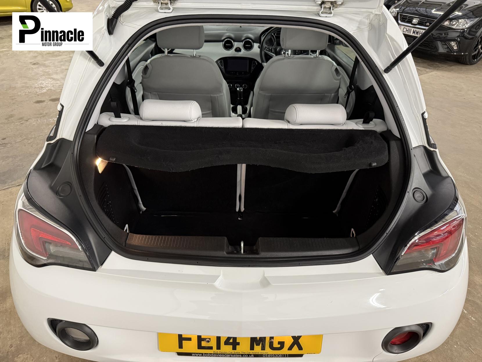 Vauxhall ADAM 1.4 16v White Edition Hatchback 3dr Petrol Manual Euro 5 (87 ps)