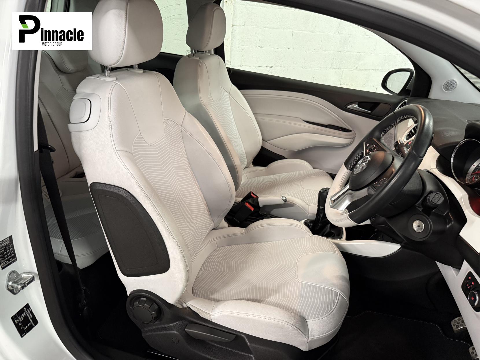 Vauxhall ADAM 1.4 16v White Edition Hatchback 3dr Petrol Manual Euro 5 (87 ps)