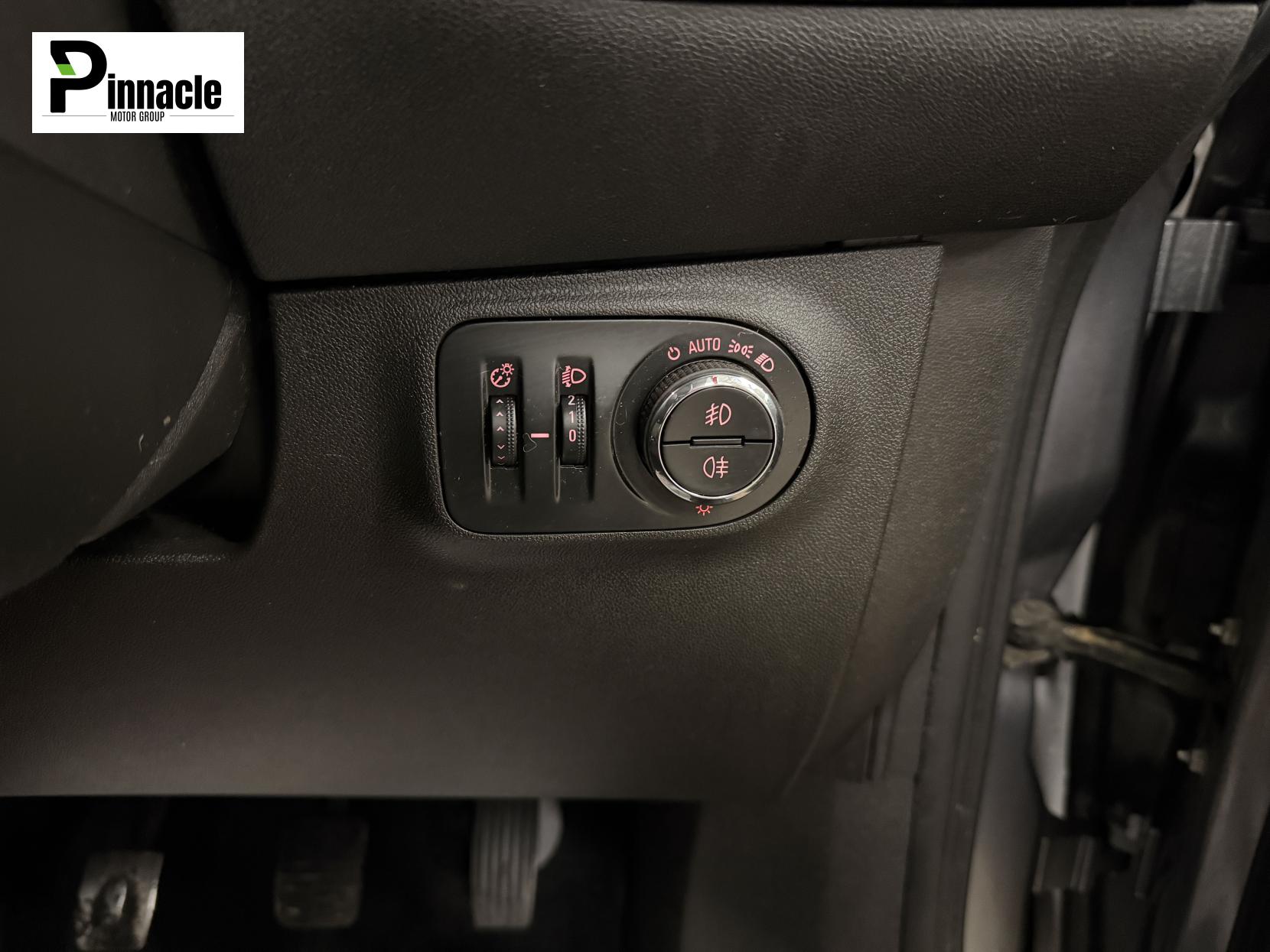 Vauxhall Corsa 1.4i ecoFLEX SRi Hatchback 3dr Petrol Manual Euro 6 (75 ps)