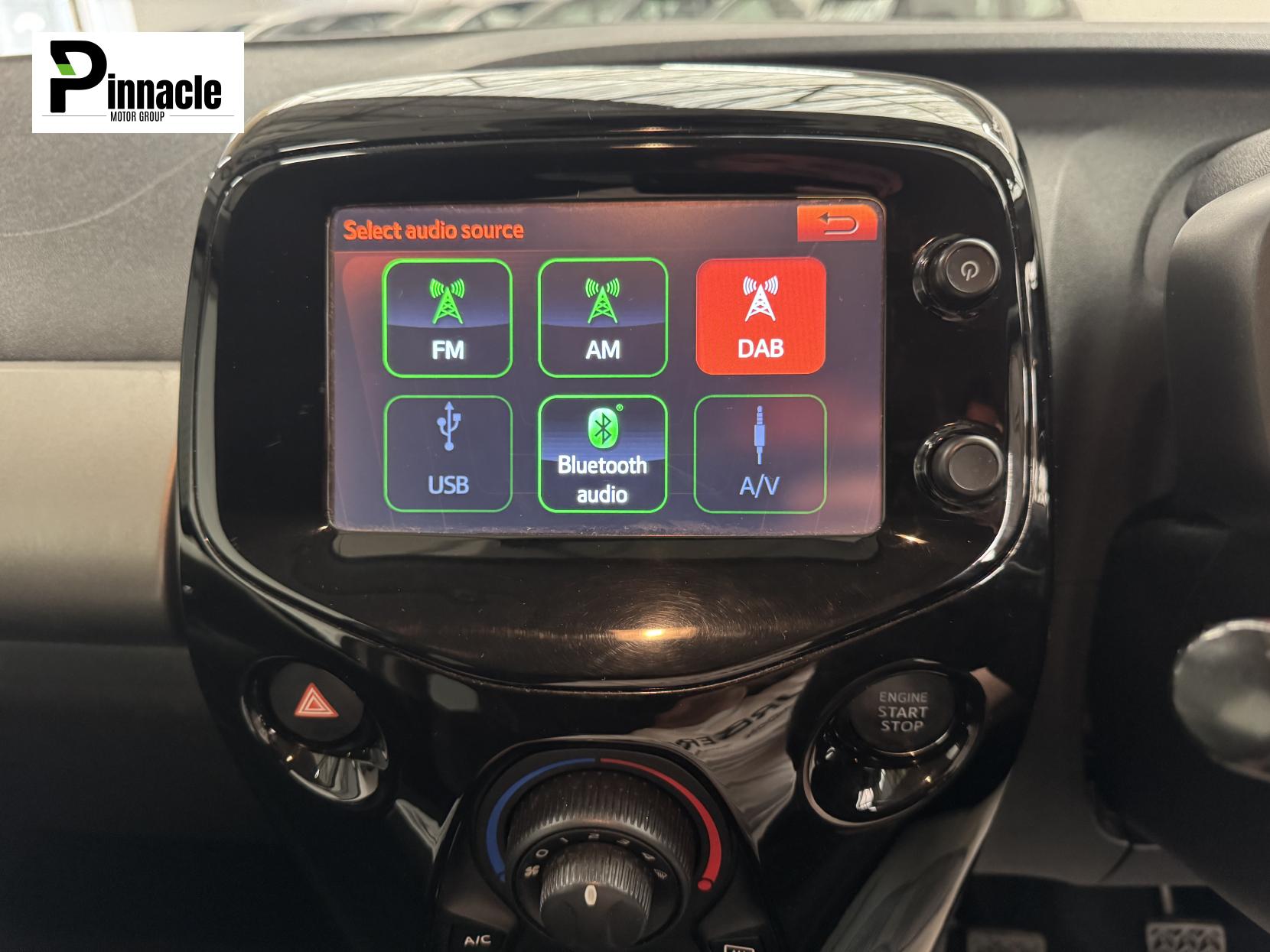 Peugeot 108 1.2 VTi PureTech Allure Hatchback 3dr Petrol Manual Euro 5 (82 ps)