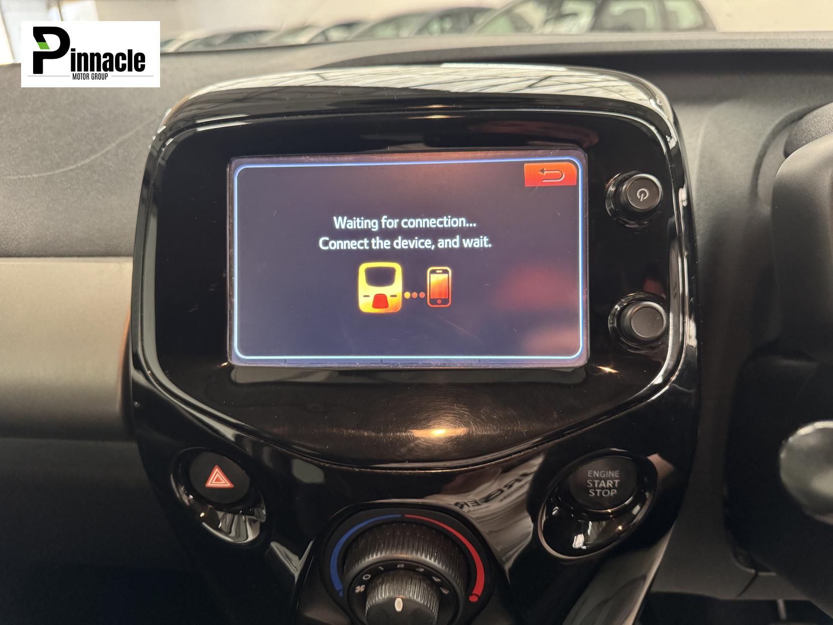 Peugeot 108 1.2 VTi PureTech Allure Hatchback 3dr Petrol Manual Euro 5 (82 ps)