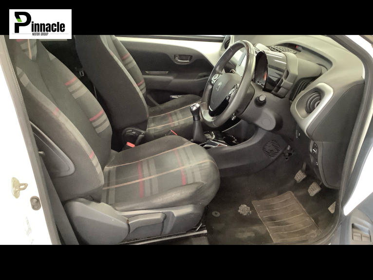 Peugeot 108 1.2 VTi PureTech Allure Hatchback 3dr Petrol Manual Euro 5 (82 ps)