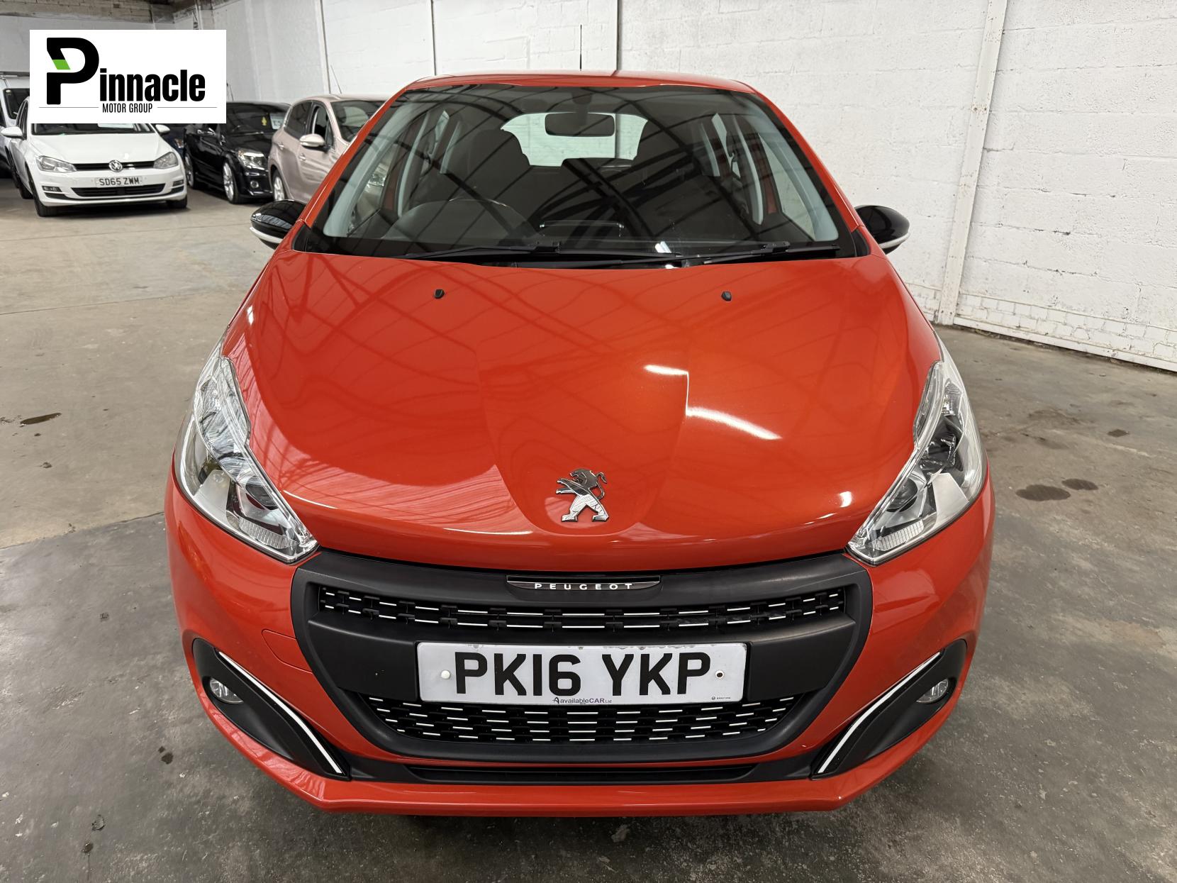 Peugeot 208 1.2 PureTech XS White Hatchback 5dr Petrol Manual Euro 6 (82 ps)