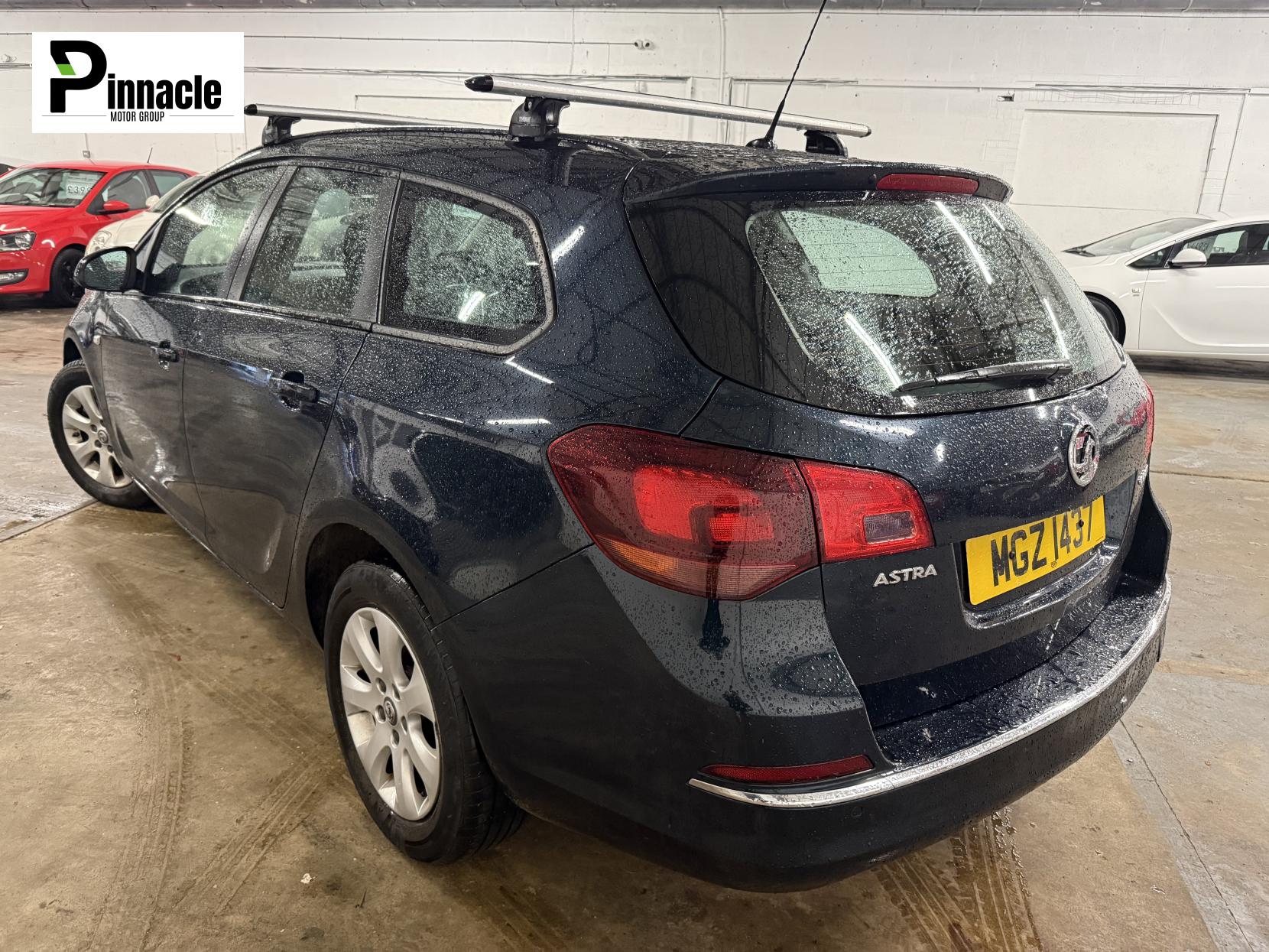 Vauxhall Astra 1.6 CDTi ecoFLEX Design Sports Tourer 5dr Diesel Manual Euro 6 (s/s) (110 ps)