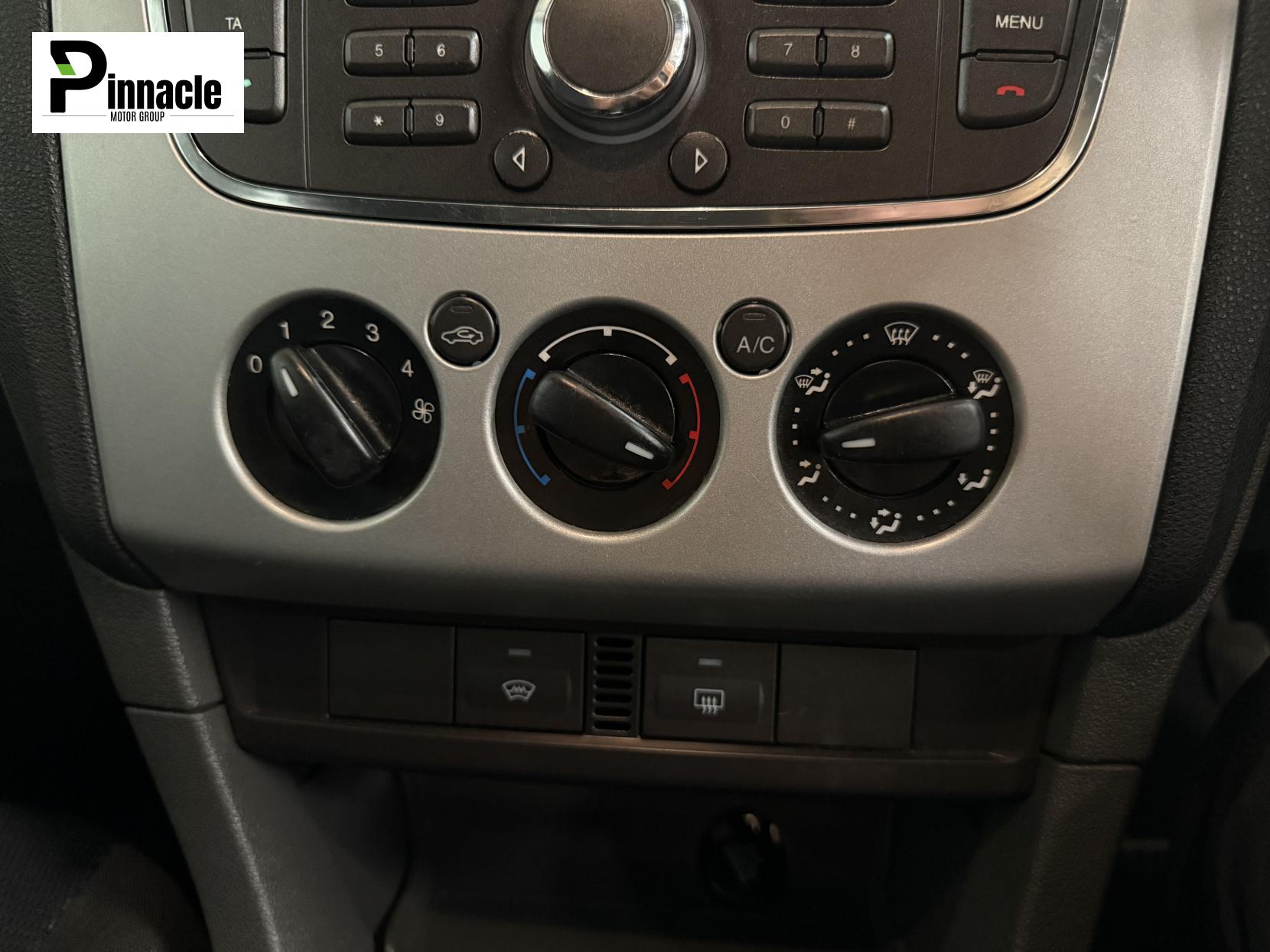 Ford Focus 1.6 Zetec Climate Hatchback 5dr Petrol Manual (161 g/km, 99 bhp)