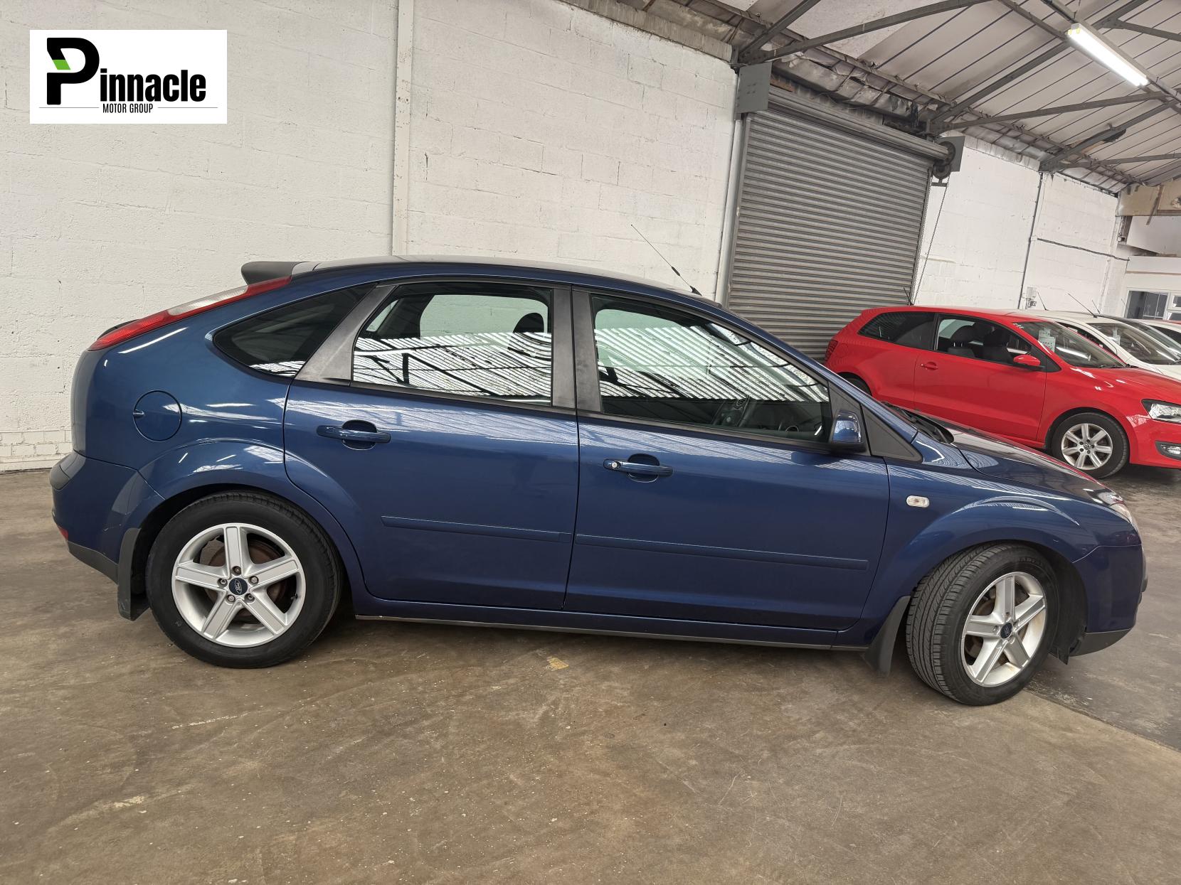 Ford Focus 1.6 Zetec Climate Hatchback 5dr Petrol Manual (161 g/km, 99 bhp)