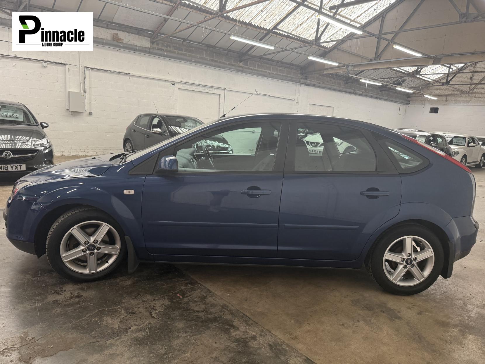 Ford Focus 1.6 Zetec Climate Hatchback 5dr Petrol Manual (161 g/km, 99 bhp)