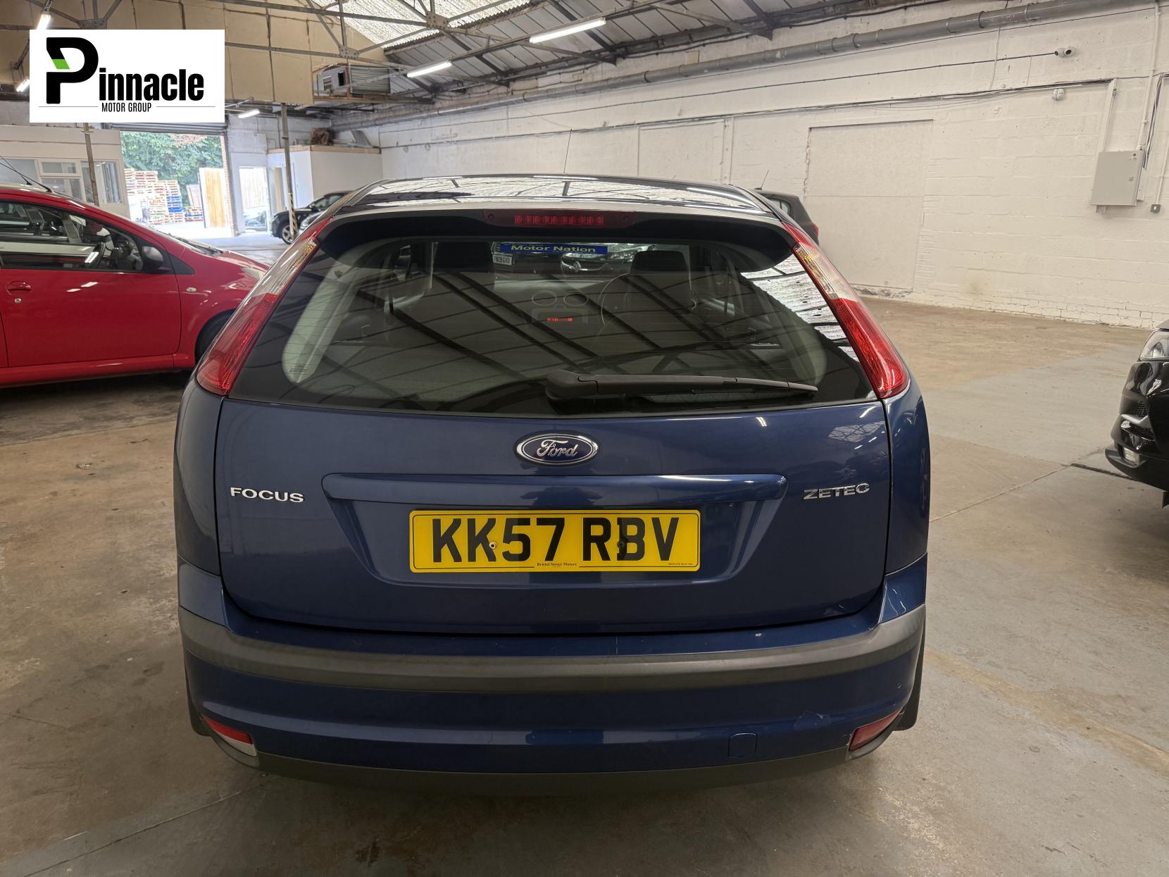 Ford Focus 1.6 Zetec Climate Hatchback 5dr Petrol Manual (161 g/km, 99 bhp)