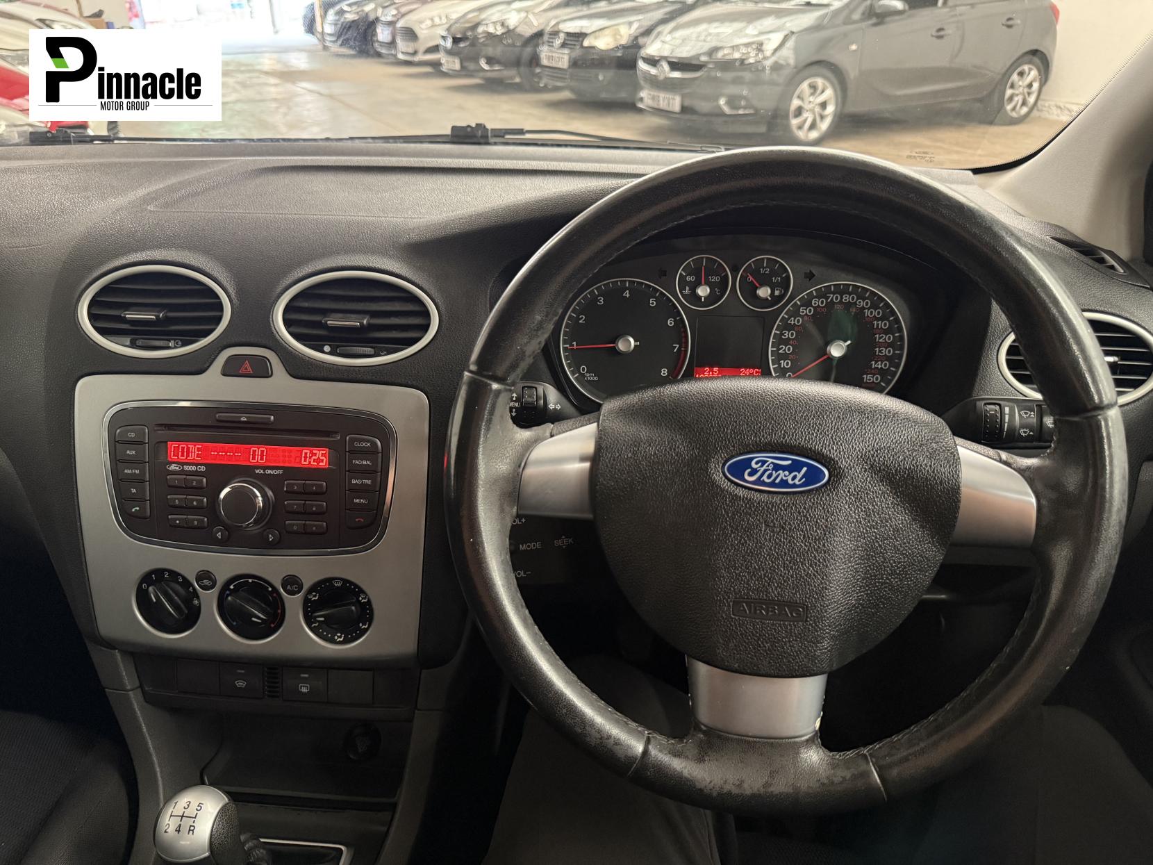 Ford Focus 1.6 Zetec Climate Hatchback 5dr Petrol Manual (161 g/km, 99 bhp)
