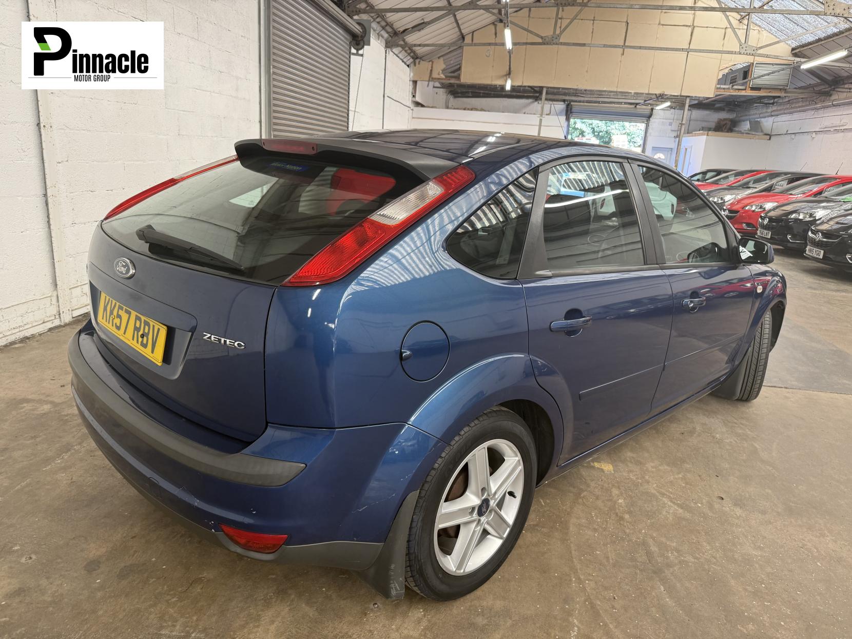 Ford Focus 1.6 Zetec Climate Hatchback 5dr Petrol Manual (161 g/km, 99 bhp)