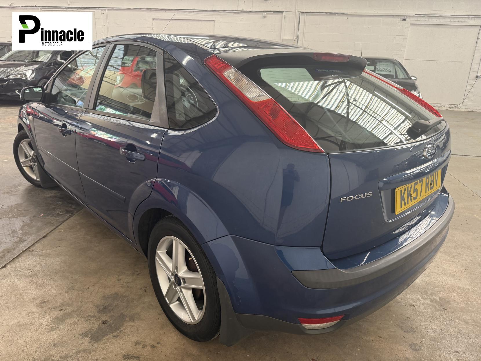 Ford Focus 1.6 Zetec Climate Hatchback 5dr Petrol Manual (161 g/km, 99 bhp)