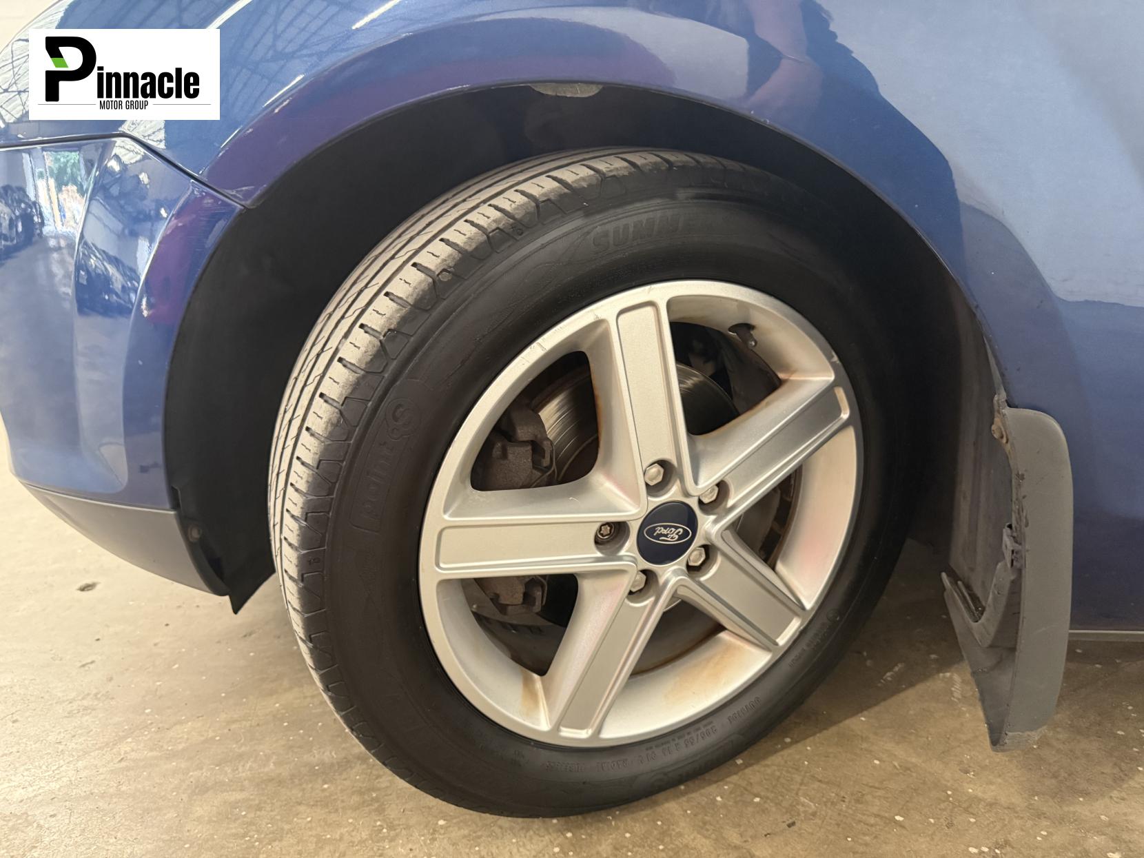Ford Focus 1.6 Zetec Climate Hatchback 5dr Petrol Manual (161 g/km, 99 bhp)