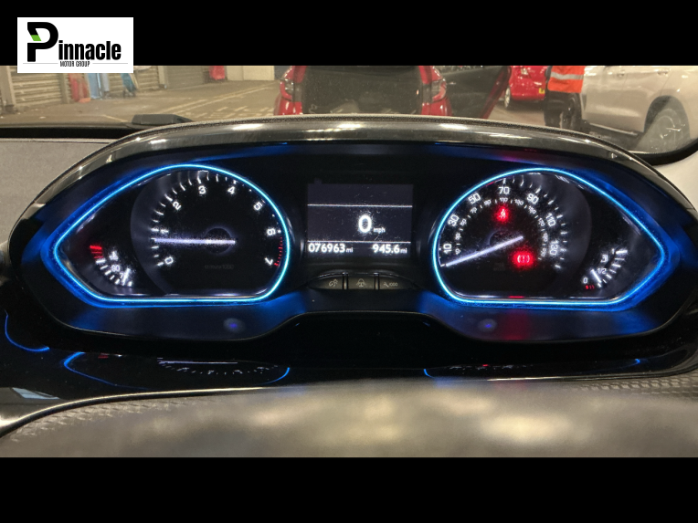 Peugeot 2008 1.2 VTi PureTech Allure SUV 5dr Petrol Manual Euro 5 (82 ps)